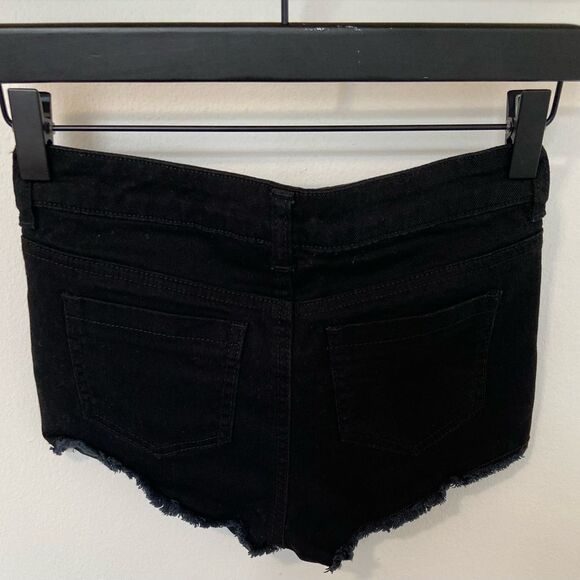 H&M NWOT Black & Floral Denim Shorts - Picture 8 of 12